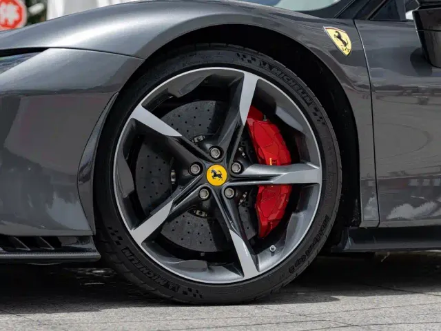 Ferrari SF90 — Фото автомобиля 8