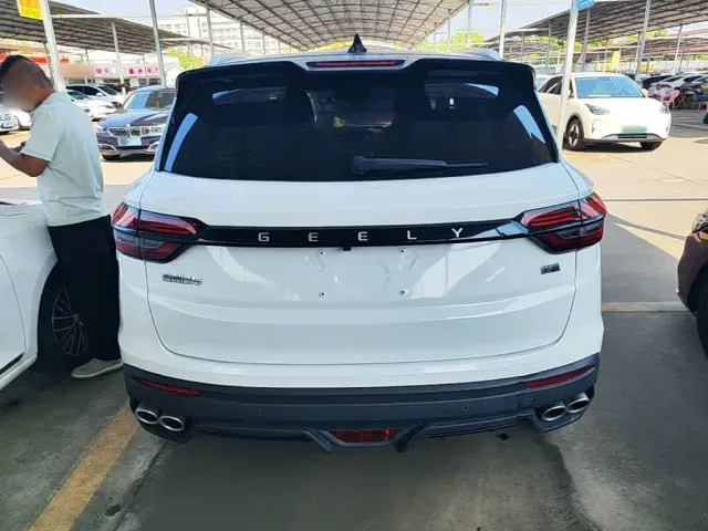 Geely Binyue — Фото автомобиля 5