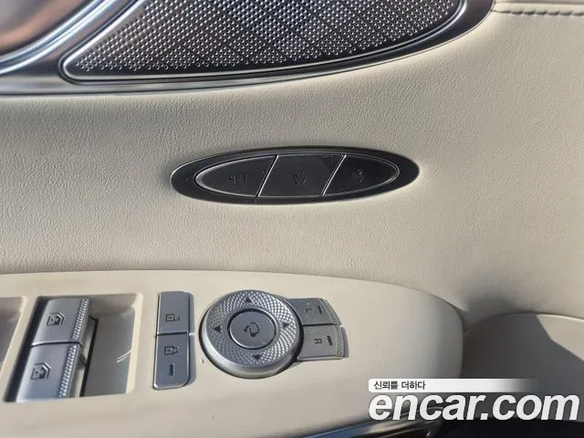 Genesis GV70 — Фото автомобиля 10