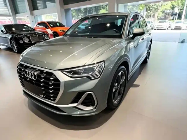 Фотография автомобиля — Audi Q3