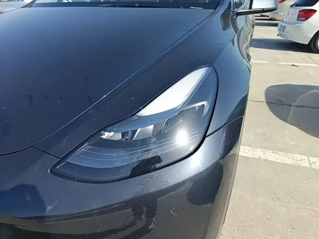 Tesla Model Y — Фото автомобиля 23