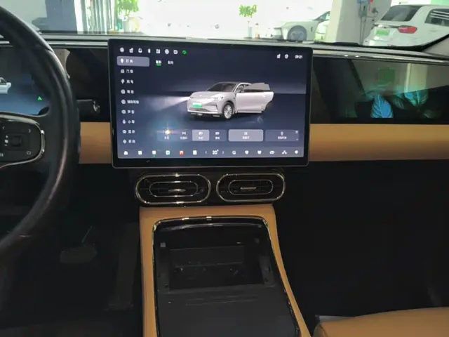 Leapmotor C11 — Фото автомобиля 8