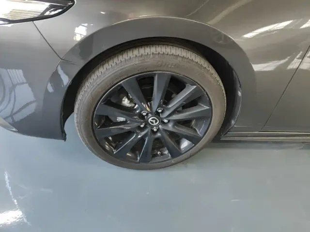 Mazda Axela — Фото автомобиля 22