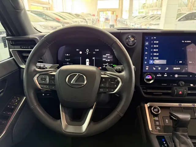 Lexus GX — Фото автомобиля 14