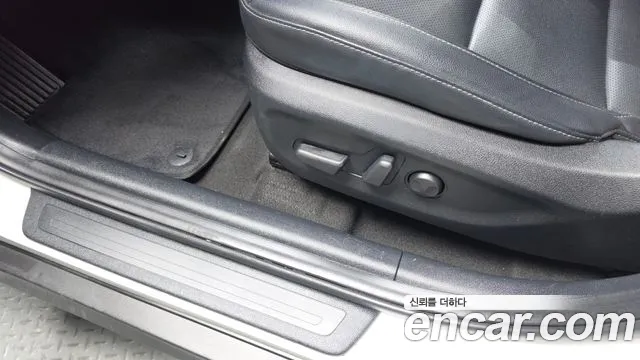 Kia Niro — Фото автомобиля 28