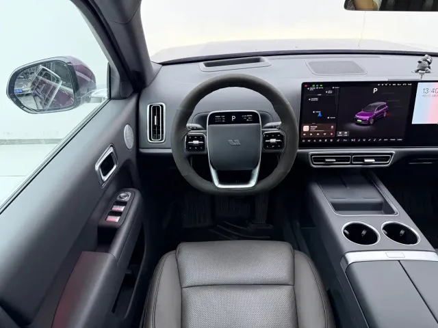Li Auto L9 — Фото автомобиля 17