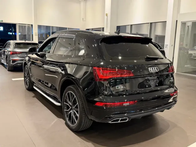 Audi Q5L — Фото автомобиля 5