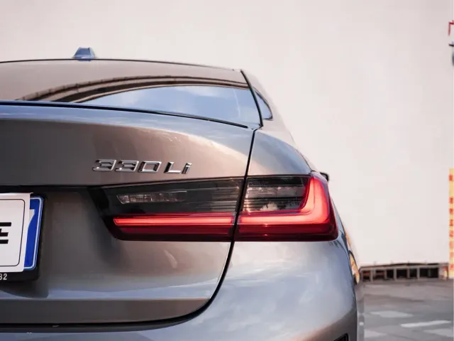 BMW 3 Series — Фото автомобиля 6