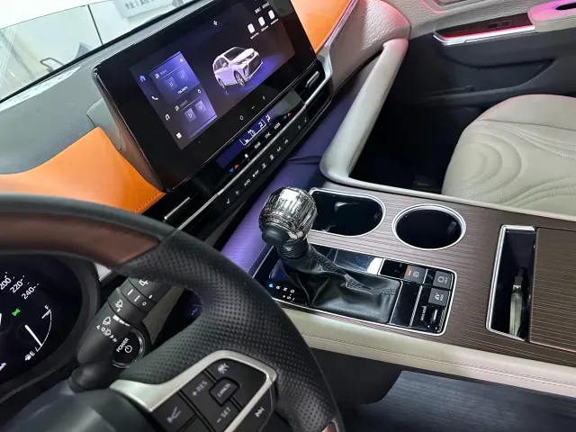 Toyota Granvia — Фото автомобиля 10