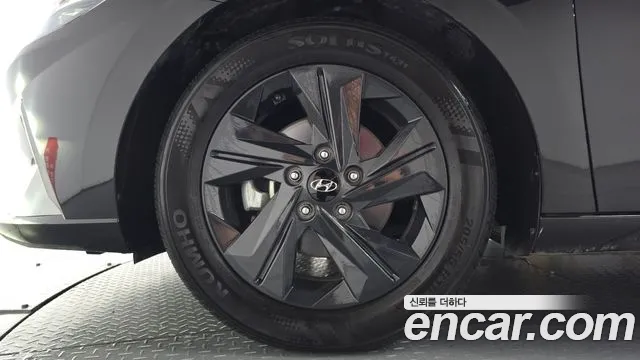 Hyundai Avante — Фото автомобиля 5