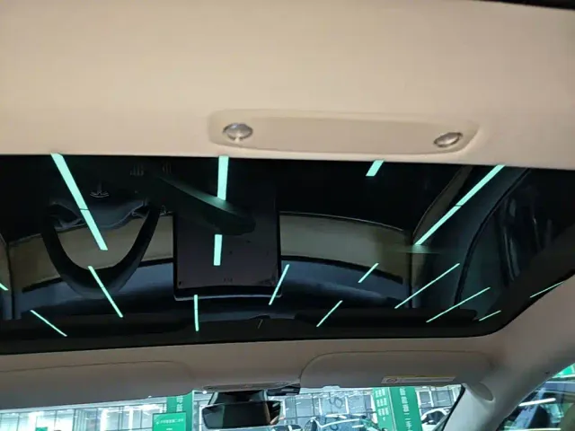 Tesla Model 3 — Фото автомобиля 17