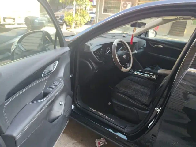 Buick Envision Plus — Фото автомобиля 17