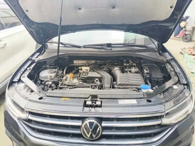 Volkswagen Tiguan L — Фото автомобиля 3