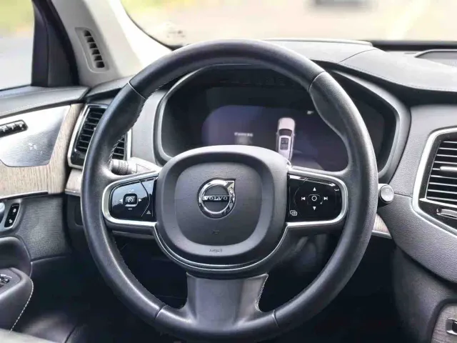 Volvo XC90 — Фото автомобиля 5