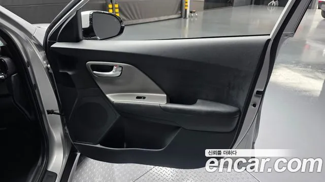 Kia Niro Niro Plus Air — Фото автомобиля 25