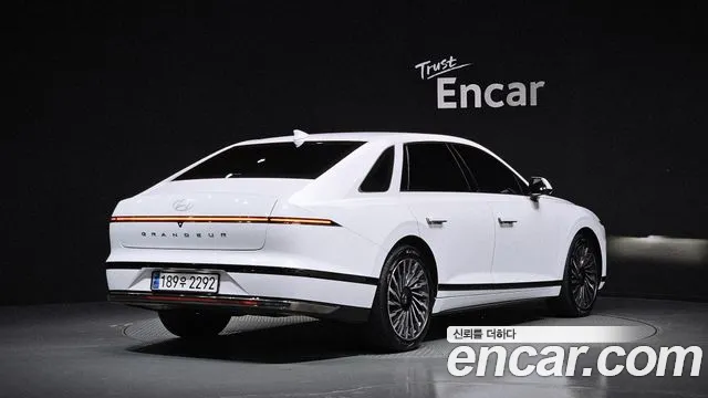 Hyundai Grandeur GN7 — Фото автомобиля 2