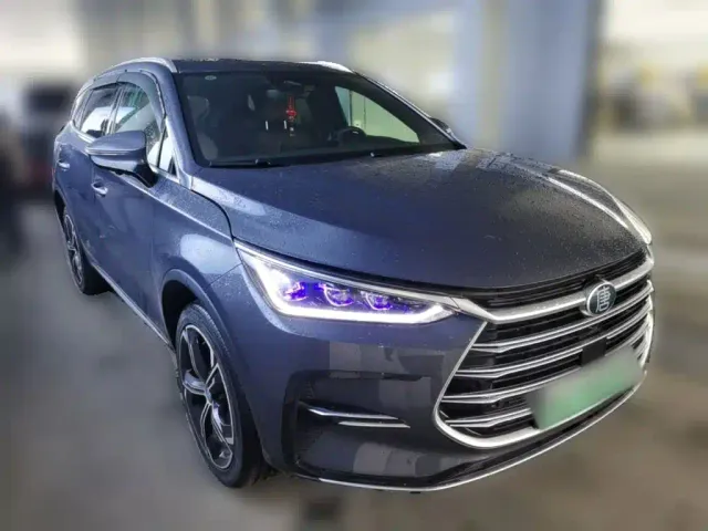 BYD Tang — Фото автомобиля 5