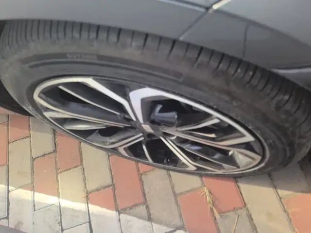 Geely Galaxy E8 — Фото автомобиля 6