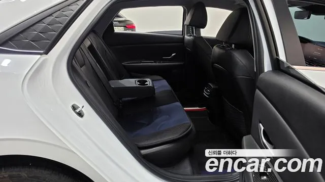 Hyundai AVANTE Новый Avante (CN7) — Фото автомобиля 11