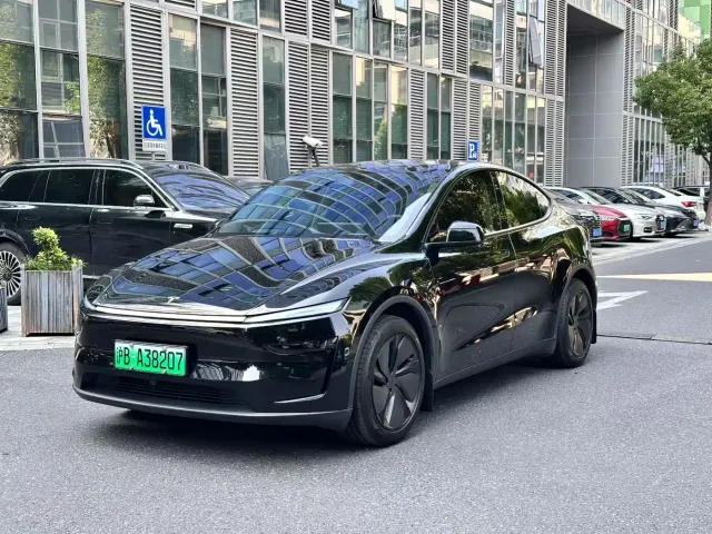Фотография автомобиля — Tesla Model Y