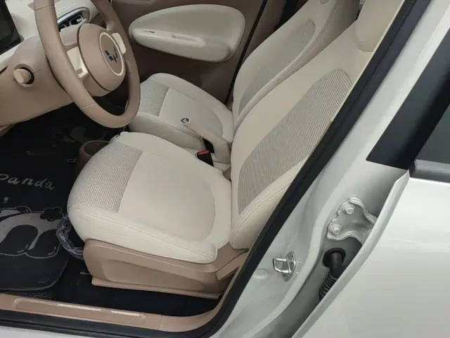Wuling Hongguang Mini EV — Фото автомобиля 14