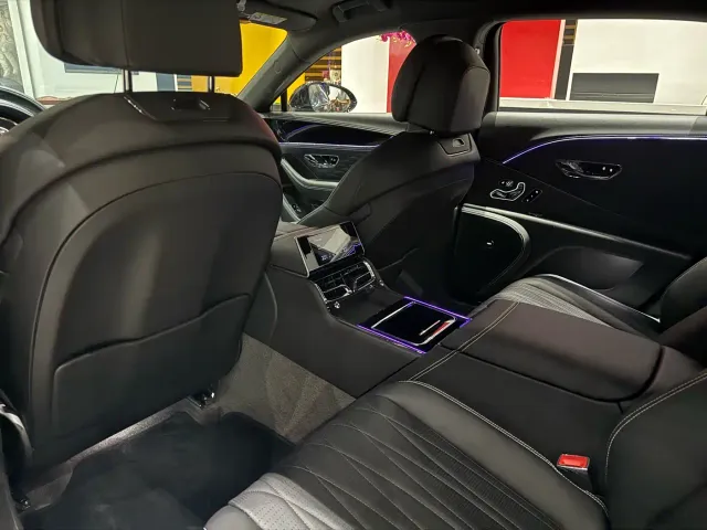 Bentley Flying Spur — Фото автомобиля 5