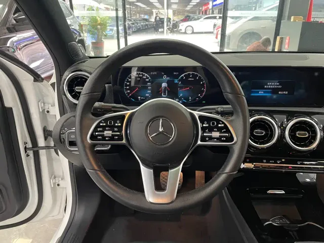 Mercedes-Benz A-Class — Фото автомобиля 10