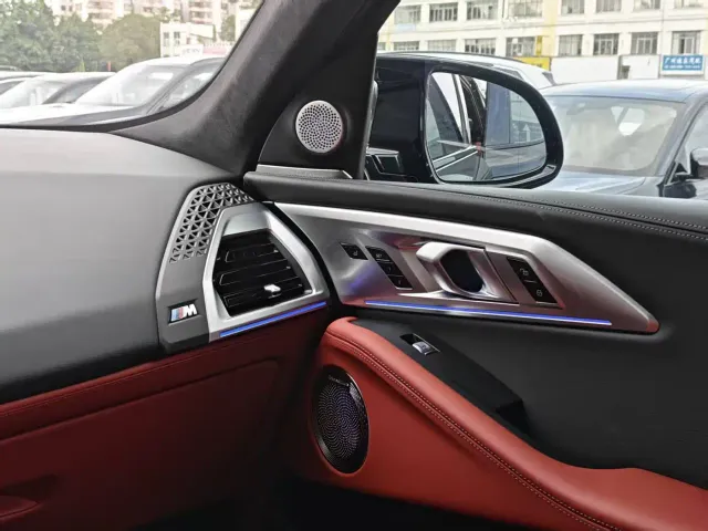 BMW XM — Фото автомобиля 9