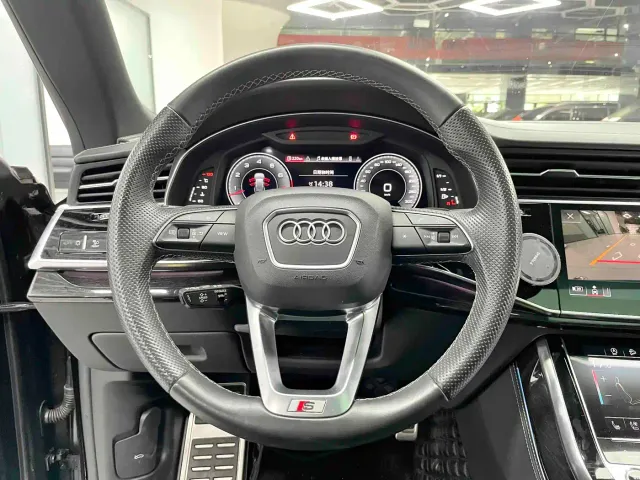 Audi Q8 — Фото автомобиля 18