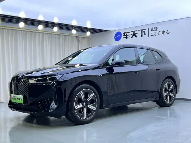 Фотография автомобиля — BMW iX