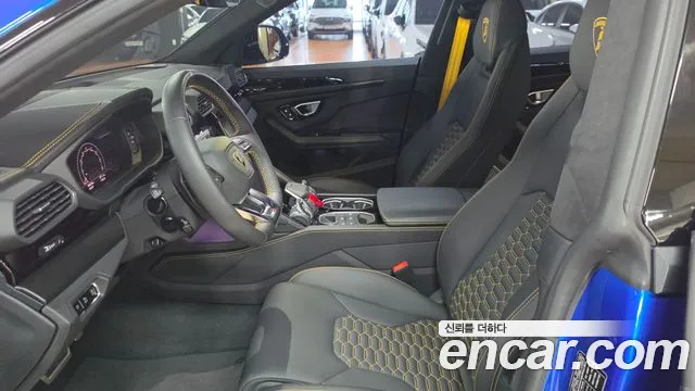Lamborghini Urus — Фото автомобиля 10