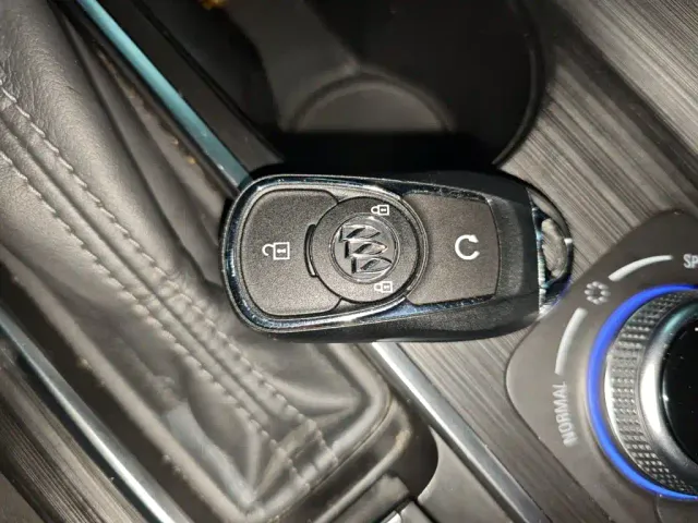Buick Velite 6 — Фото автомобиля 11