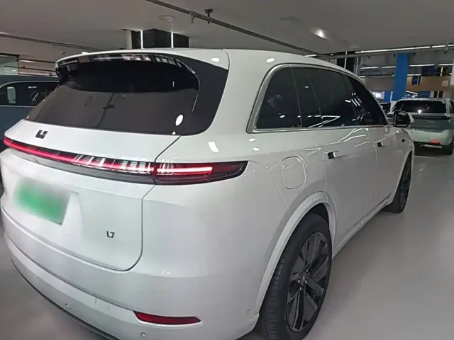 Li Auto L7 — Фото автомобиля 5