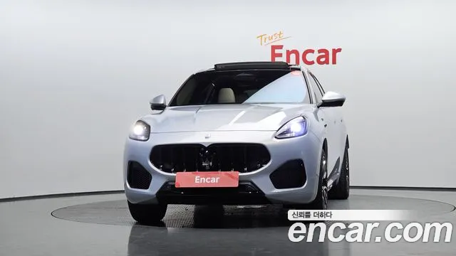 Maserati Grecale — Фото автомобиля 3