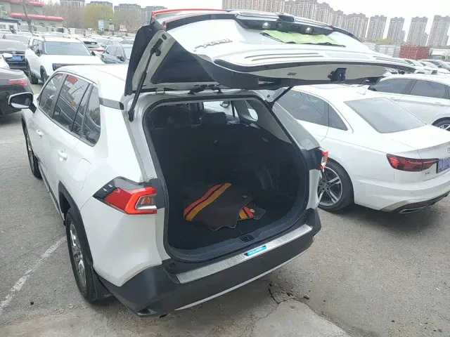Toyota Wildlander — Фото автомобиля 14
