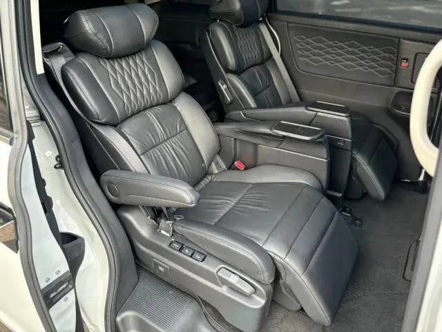 Honda Elysion — Фото автомобиля 8