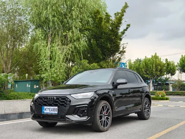Фотография автомобиля — Audi Q5L