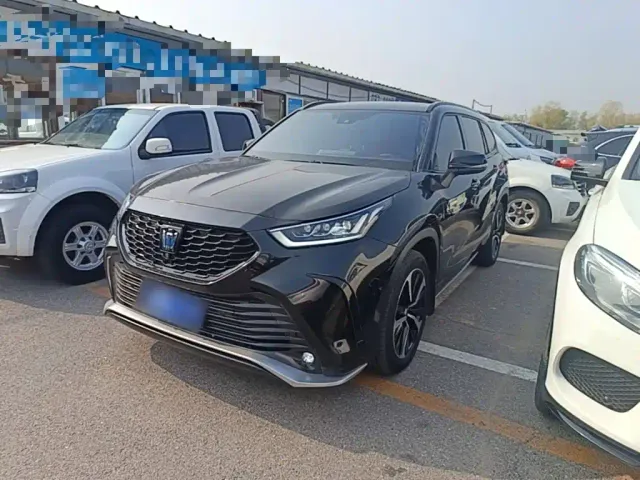 Фотография автомобиля — Toyota Crown Kluger