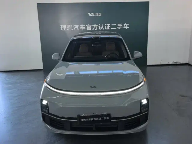 Li Auto L9 — Фото автомобиля 2