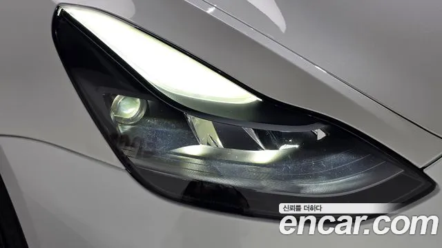 Tesla Model 3 — Фото автомобиля 7