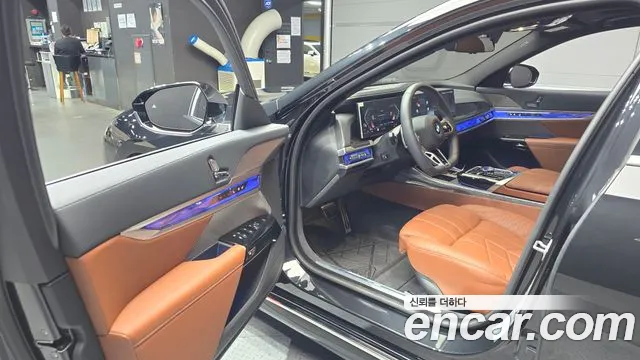 BMW 7-Series 7 серия (G70) 740i xDrive M Sport — Фото автомобиля 10