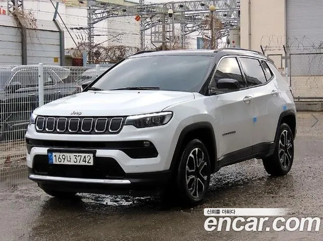 Jeep Compass Compass 2 поколение — Фото автомобиля 2