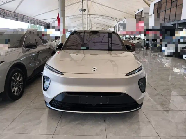 Nio ES8 — Фото автомобиля 2