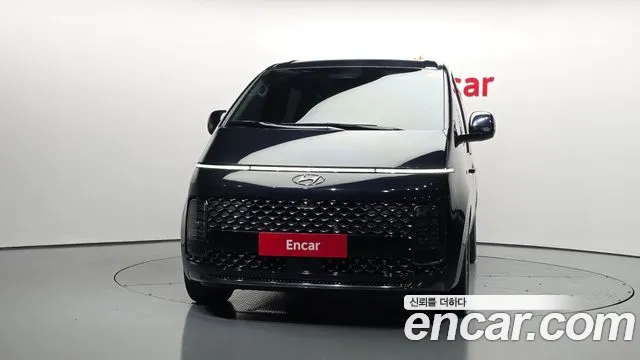 Hyundai Staria Staria 4WD Lounge 9 мест — Фото автомобиля 3