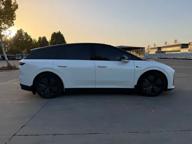 Li Auto i6 — Фото автомобиля 4