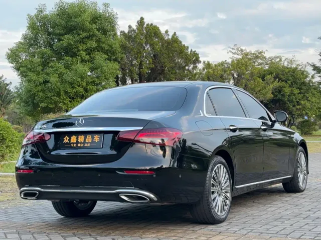 Mercedes-Benz E-Class — Фото автомобиля 11
