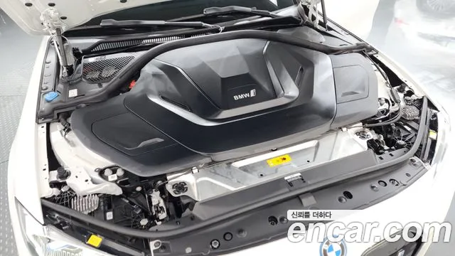 BMW i4 — Фото автомобиля 5