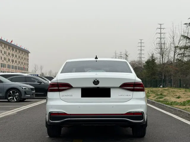 Volkswagen Lavida — Фото автомобиля 5