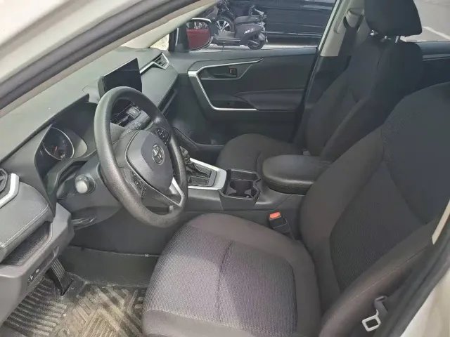 Toyota RAV4 — Фото автомобиля 4