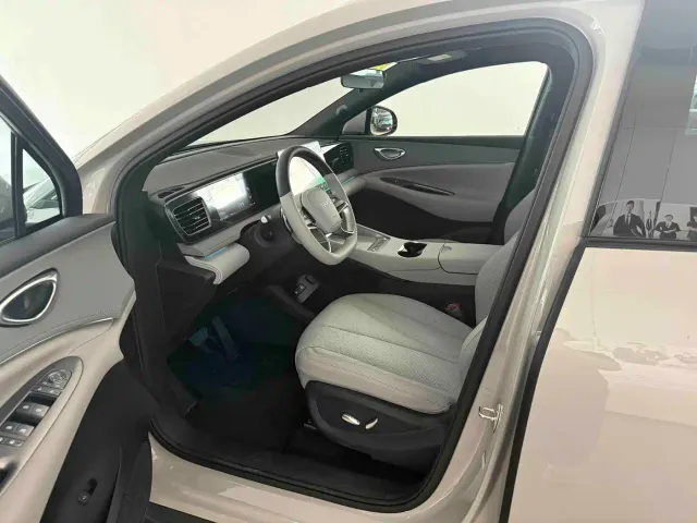 BYD Sealion 06 — Фото автомобиля 9